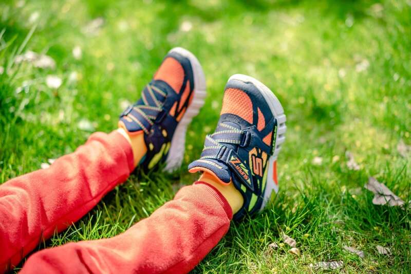 Sportowe buty dziecięce – na co zwrócić uwagę podczas zakupów?