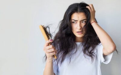 Jak właściwie nawilżać włosy, które są bardzo suche i mają rozdwojone końcówki?